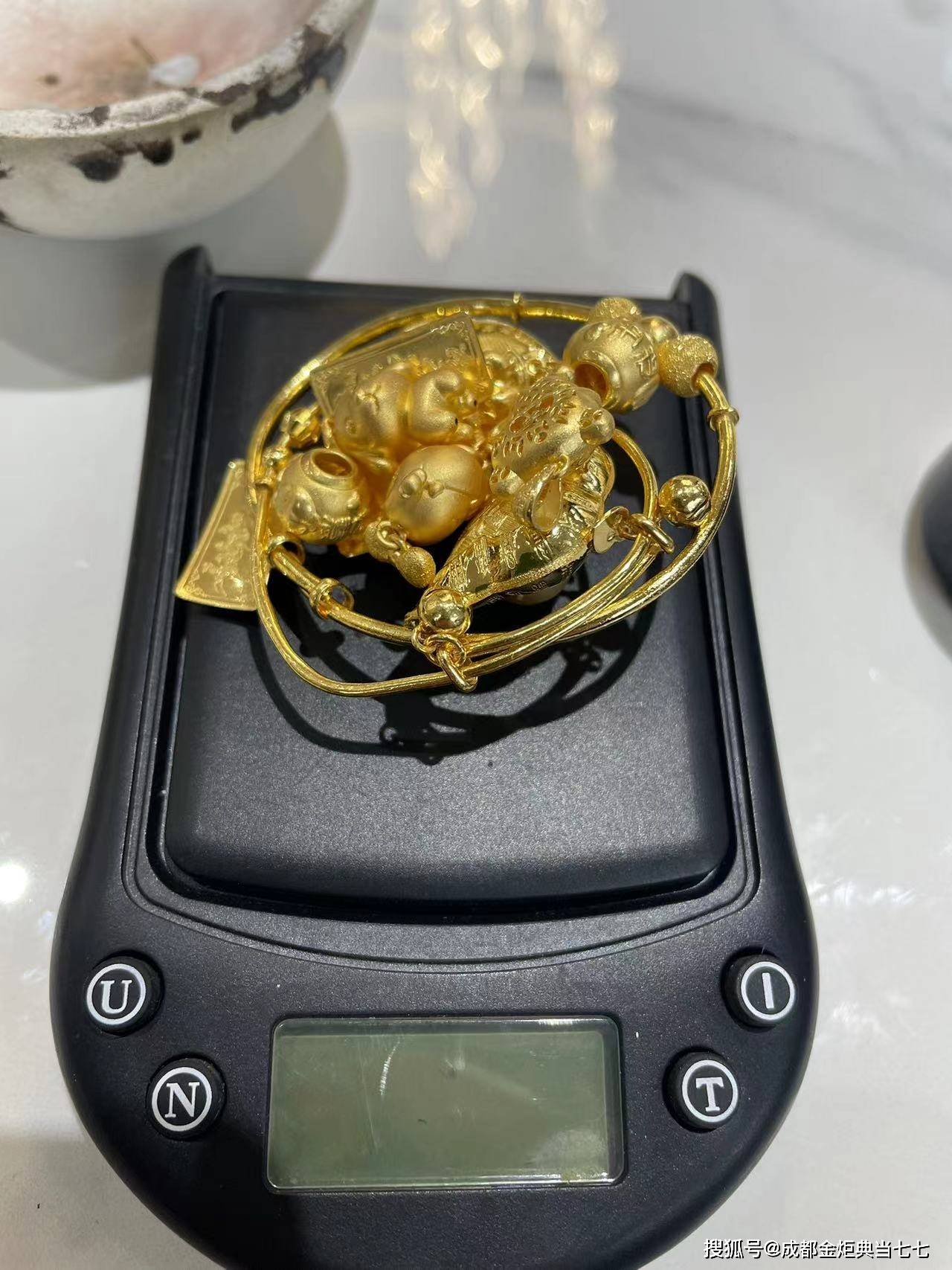 迪庆最新24小时上门回收金价方法分析(最方便真实的迪庆24小时上门回收黄金方法)